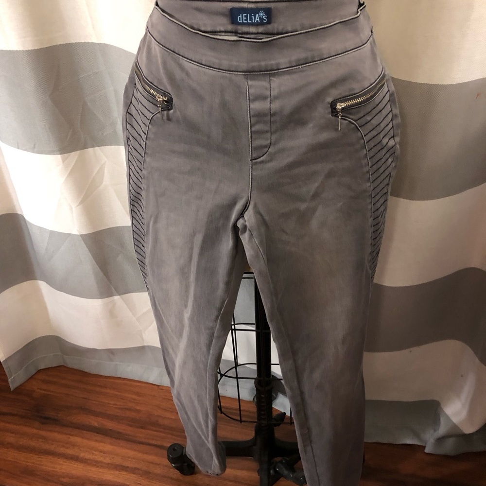 Delia’s straight leg Rock star pants with stitching detail on sides gray - Picture 2 of 9